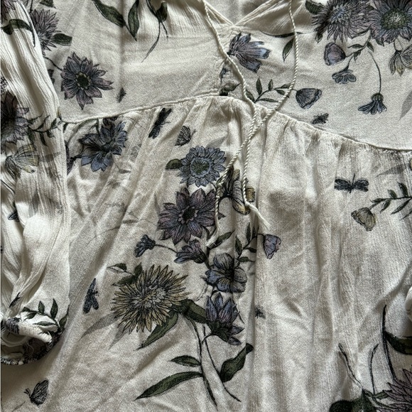 XXL Old Navy Floral long sleeve blouse - Picture 3 of 4
